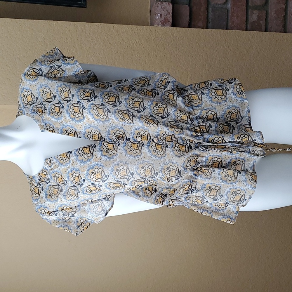 DR2 Daniel Rainn Floral Sheer V-Neck Flutter Sleeve Blouse SIZE: M